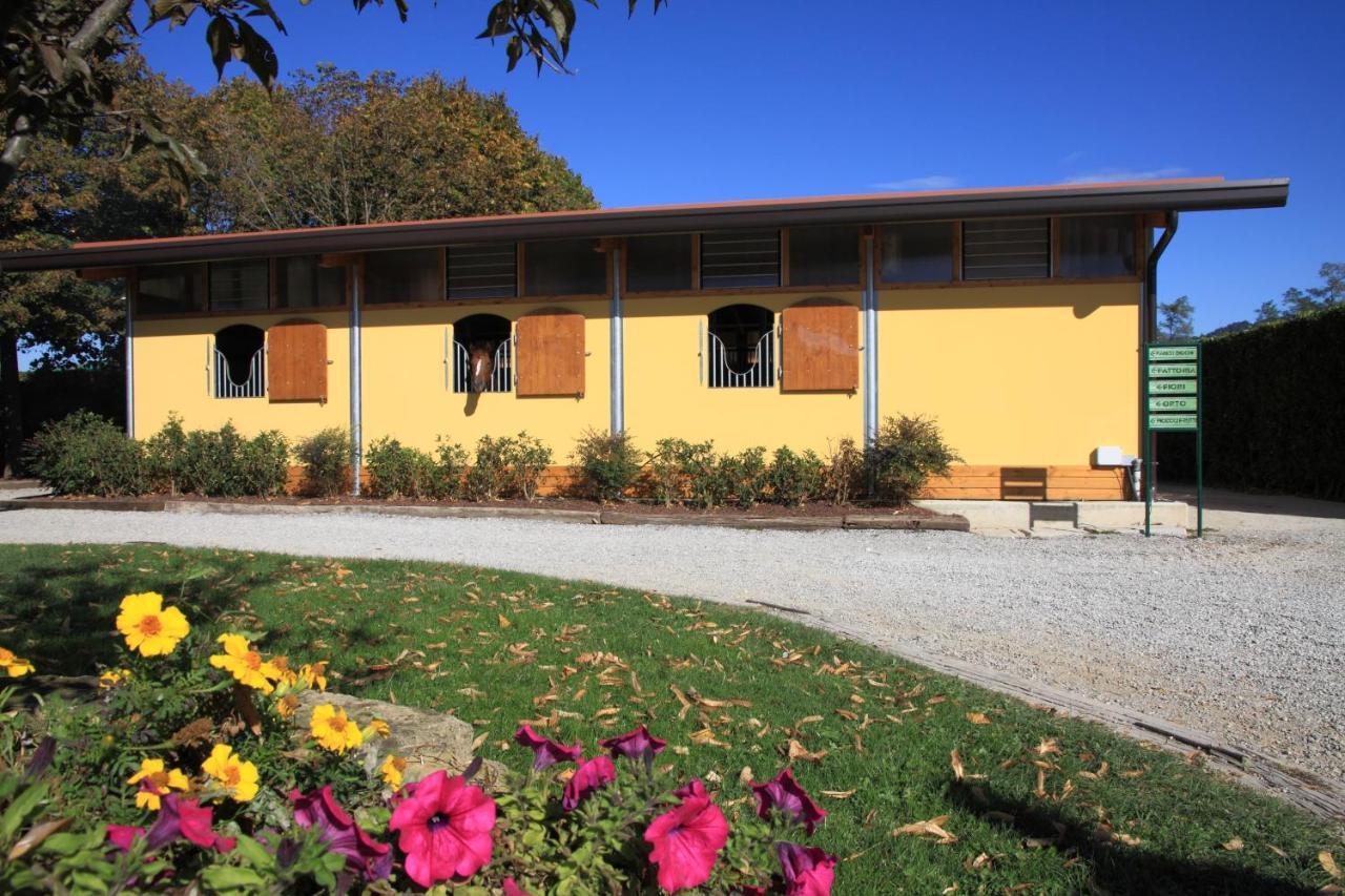 Agriturismo Monsereno Horses Imbersago 외부 사진